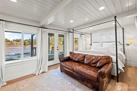 5915 Lagoon Lane NW Gig Harbor WA 98335