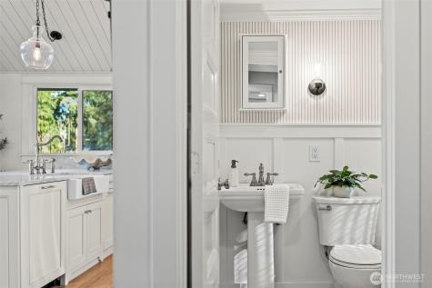 5915 Lagoon Lane NW Gig Harbor WA 98335
