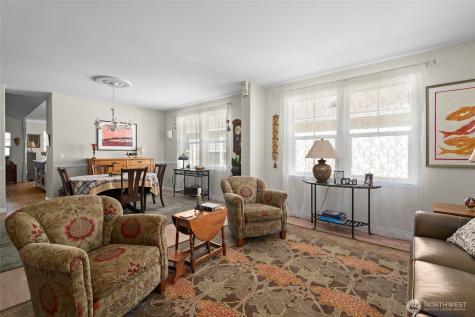 1453 SW Xavier Oak Harbor WA 98277