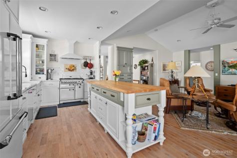 1453 SW Xavier Oak Harbor WA 98277