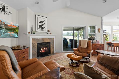 1453 SW Xavier Oak Harbor WA 98277