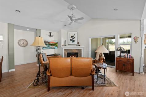 1453 SW Xavier Oak Harbor WA 98277