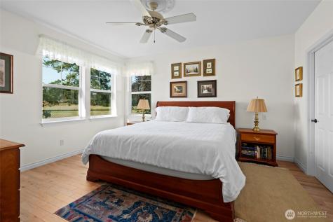 1453 SW Xavier Oak Harbor WA 98277