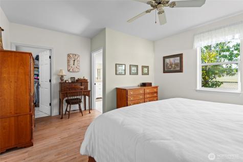 1453 SW Xavier Oak Harbor WA 98277