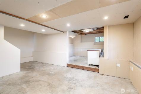 8408 129th Avenue SE Newcastle WA 98056