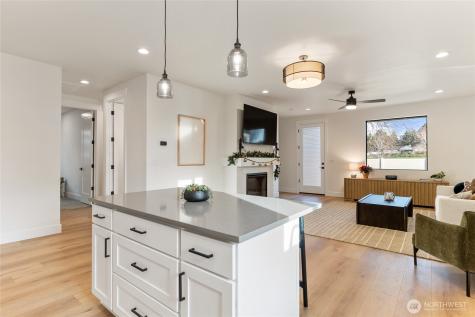 544 S Oasis Loop East Wenatchee WA 98802