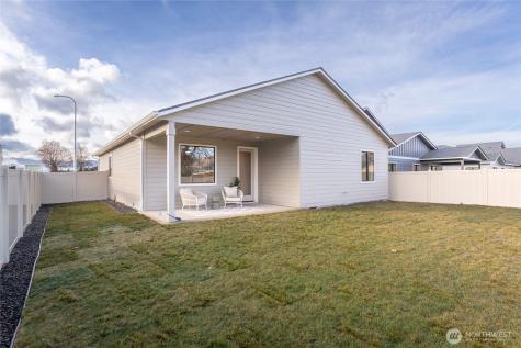 544 S Oasis Loop East Wenatchee WA 98802