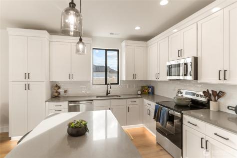 544 S Oasis Loop East Wenatchee WA 98802