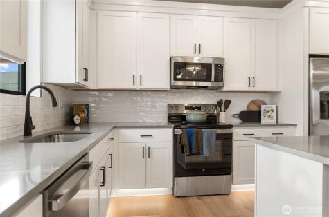 544 S Oasis Loop East Wenatchee WA 98802