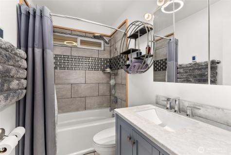 2434 Salzer Valley Road Centralia WA 98531