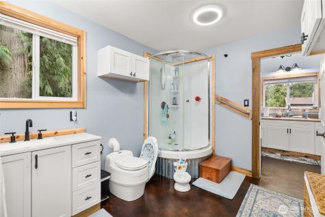 2434 Salzer Valley Road Centralia WA 98531