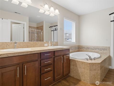 15409 79th Avenue E Puyallup WA 98375