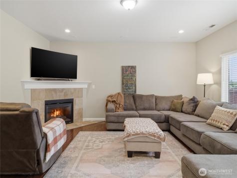15409 79th Avenue E Puyallup WA 98375