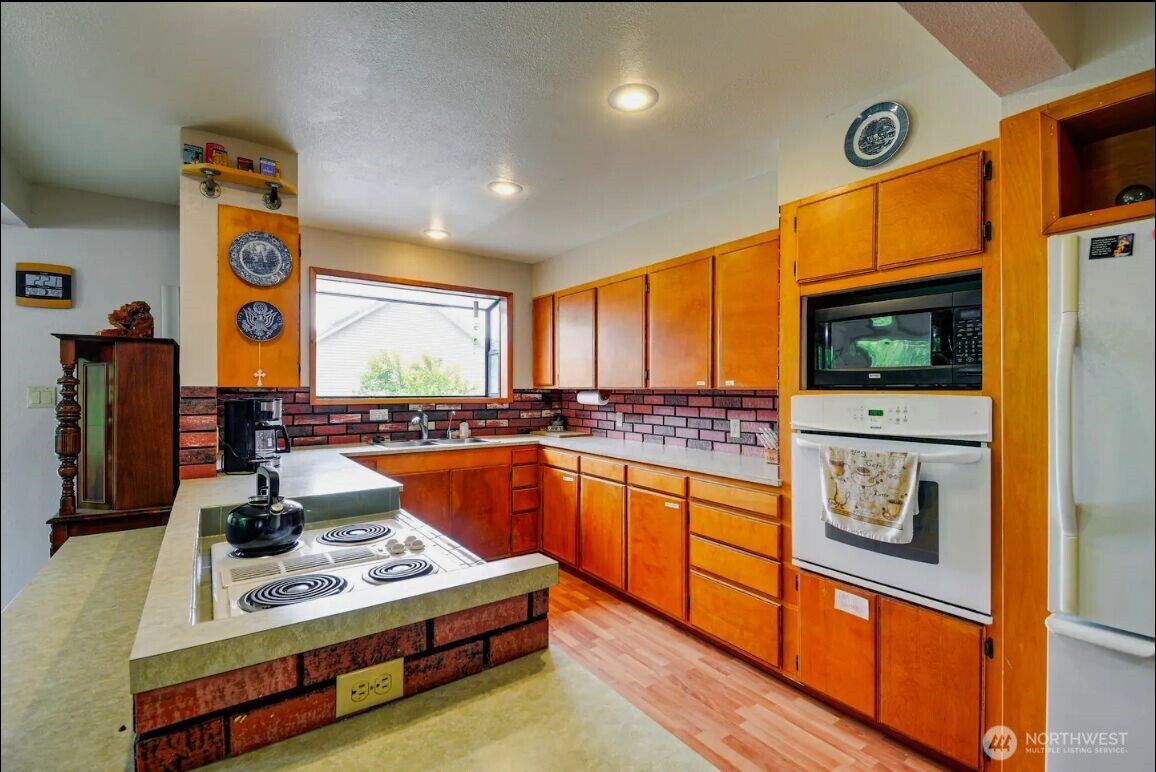54 Pacific Lane Pacific Beach WA 98571