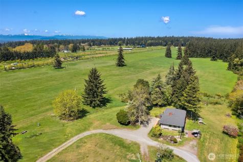 12504 SW 232nd Street Vashon WA 98070