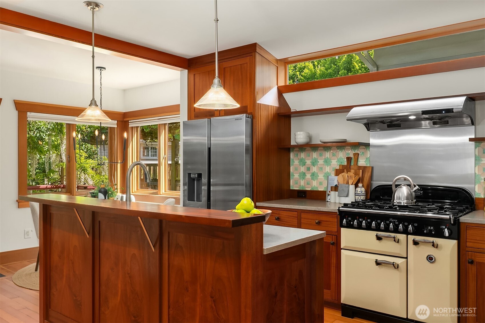5216 9th Avenue NW Seattle WA 98107