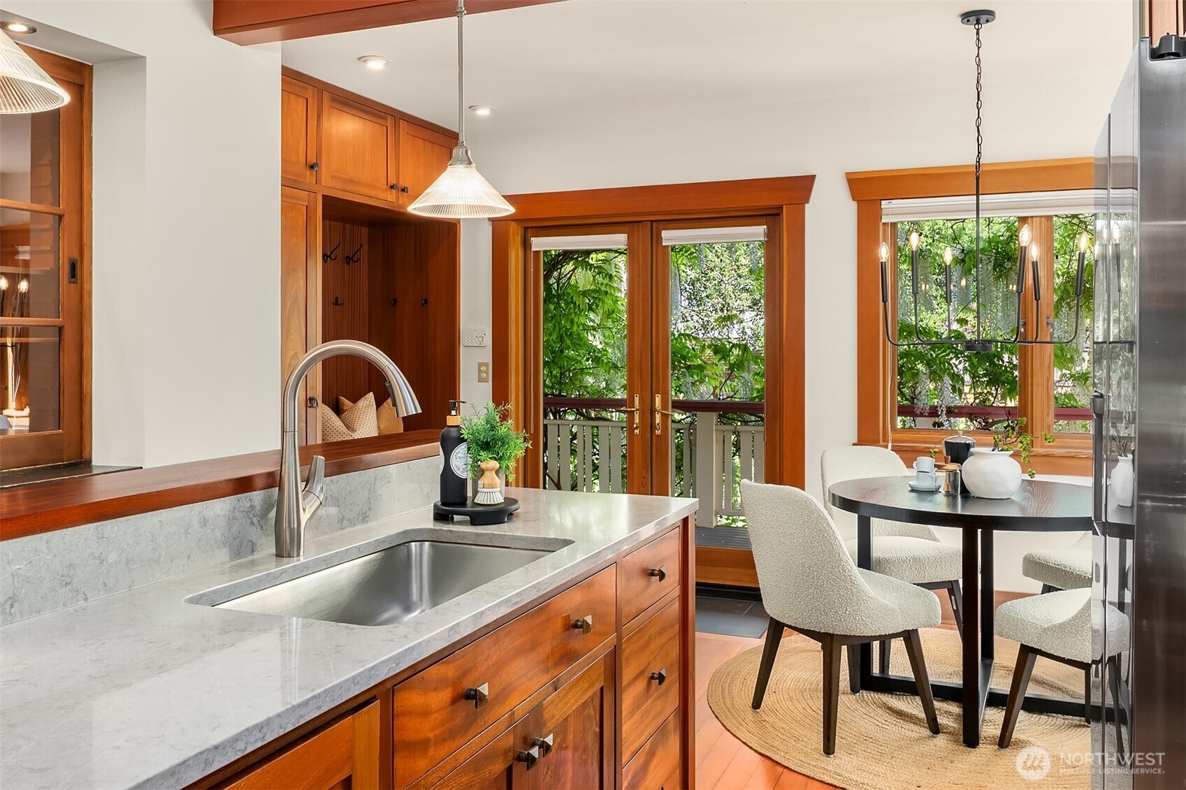 5216 9th Avenue NW Seattle WA 98107