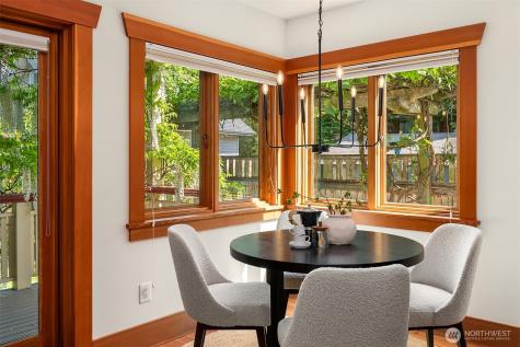 5216 9th Avenue NW Seattle WA 98107