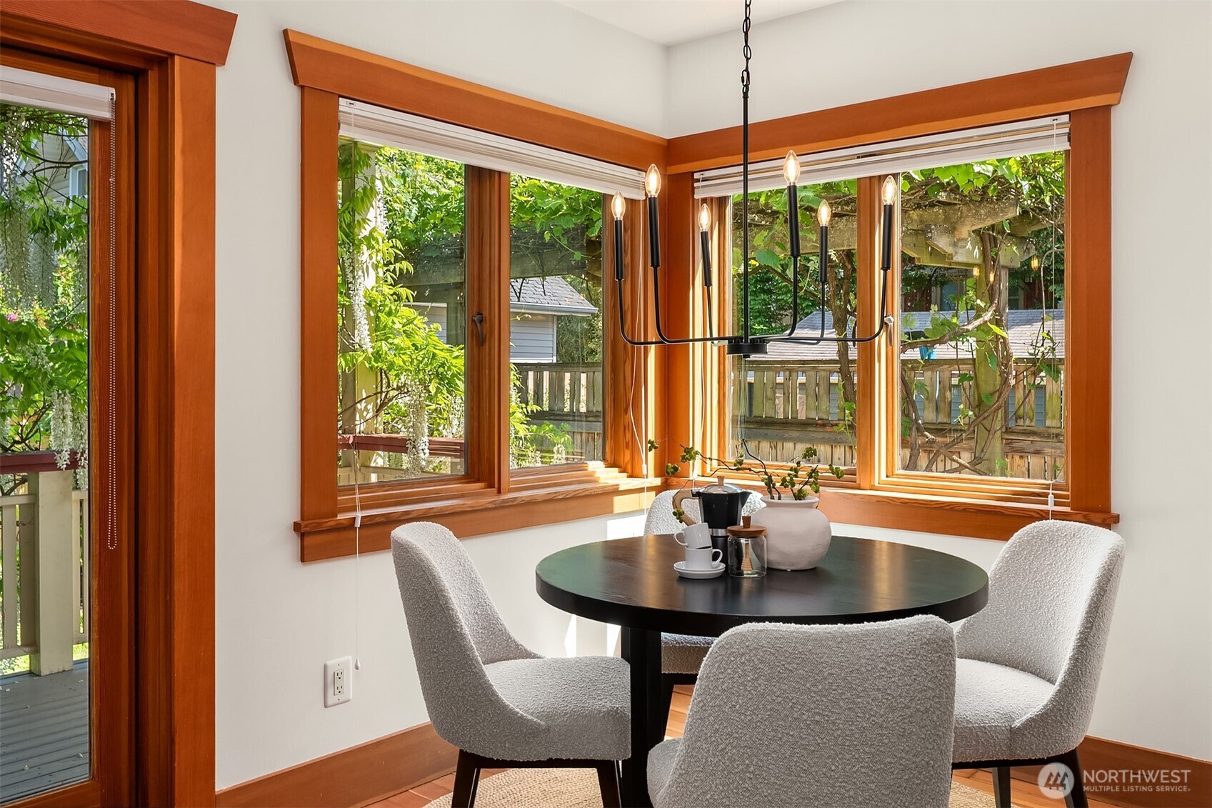 5216 9th Avenue NW Seattle WA 98107