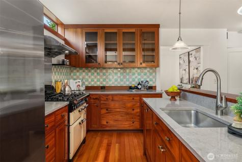 5216 9th Avenue NW Seattle WA 98107
