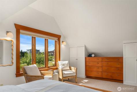 5216 9th Avenue NW Seattle WA 98107