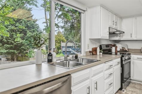15524 SE 179th Street Renton WA 98058