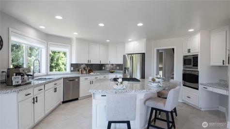 1621 Edgemoor Lane Everett WA 98203