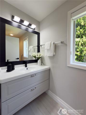 1621 Edgemoor Lane Everett WA 98203