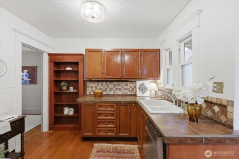 924 N 75th Street Seattle WA 98103
