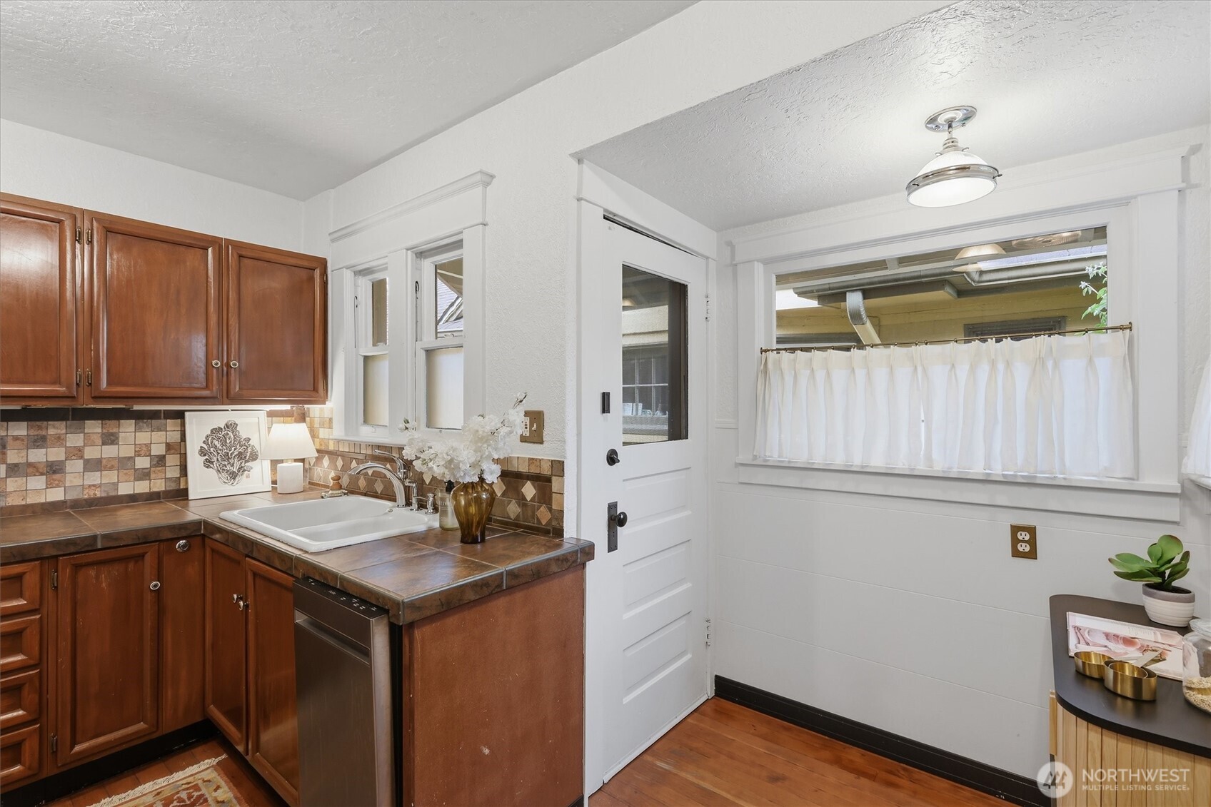 924 N 75th Street Seattle WA 98103