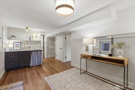 924 N 75th Street Seattle WA 98103