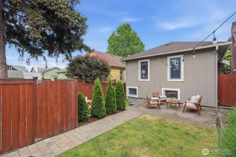 924 N 75th Street Seattle WA 98103