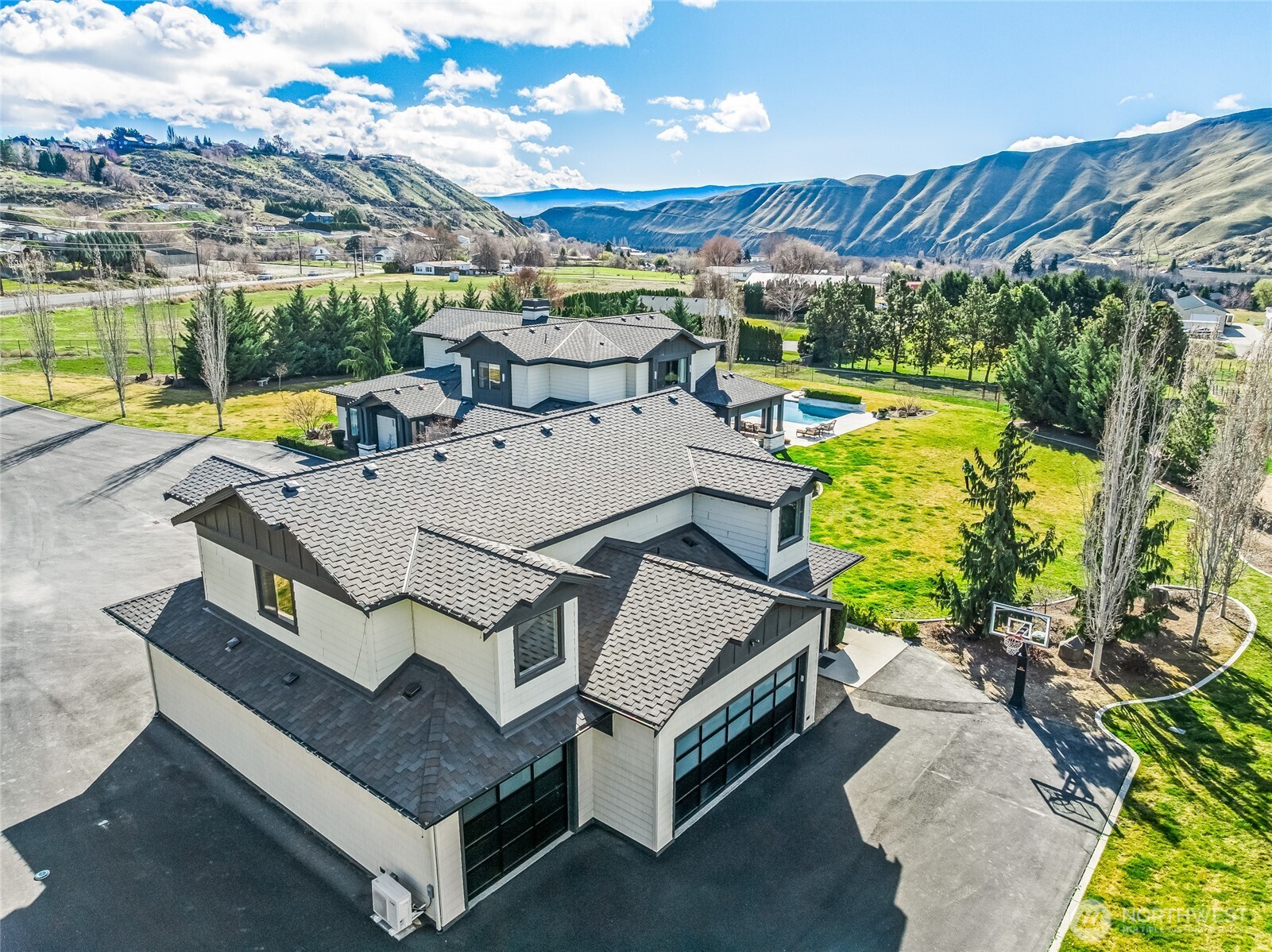 1695 Easy Street Wenatchee WA 98801