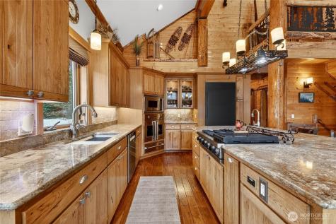 50 Summit Way Snoqualmie Pass WA 98068