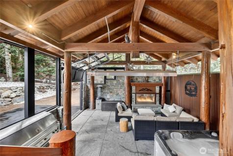 50 Summit Way Snoqualmie Pass WA 98068