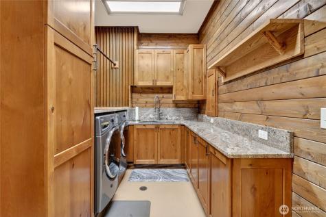 50 Summit Way Snoqualmie Pass WA 98068