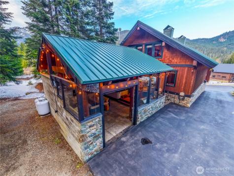 50 Summit Way Snoqualmie Pass WA 98068