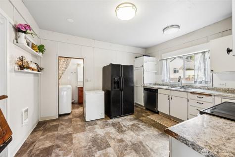 105 Oak Street E Eatonville WA 98328