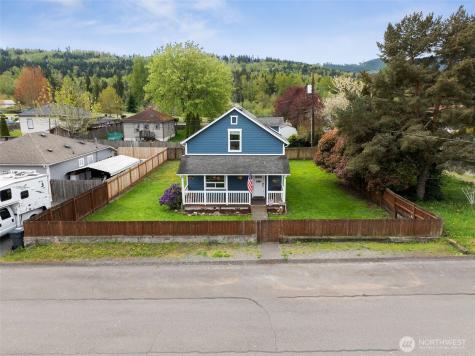 105 Oak Street E Eatonville WA 98328