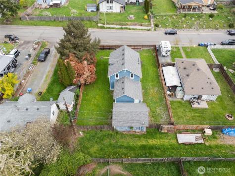 105 Oak Street E Eatonville WA 98328