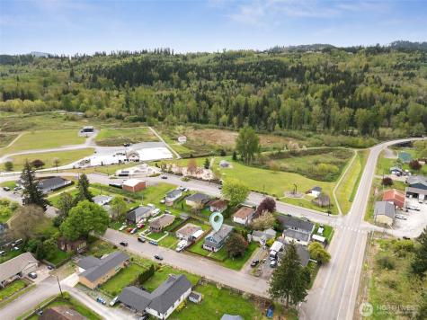105 Oak Street E Eatonville WA 98328