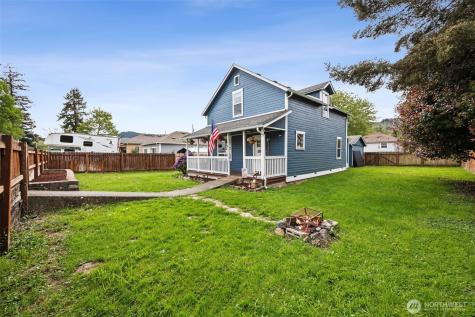 105 Oak Street E Eatonville WA 98328