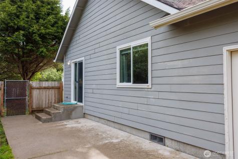 858 Willow Court SW Ocean Shores WA 98569