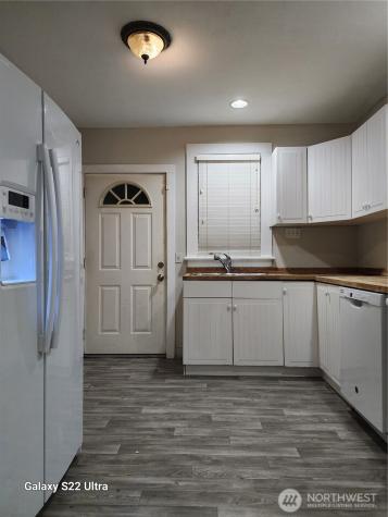 1010 S 39th Tacoma WA 98418