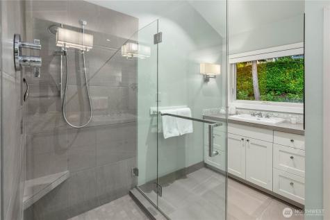 7580 SE 71st Street Mercer Island WA 98040