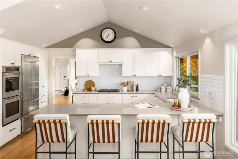 7580 SE 71st Street Mercer Island WA 98040