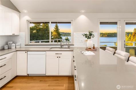 7580 SE 71st Street Mercer Island WA 98040