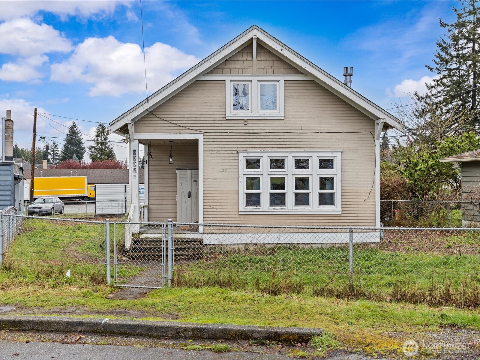 6807 Commercial Avenue Everett WA 98203