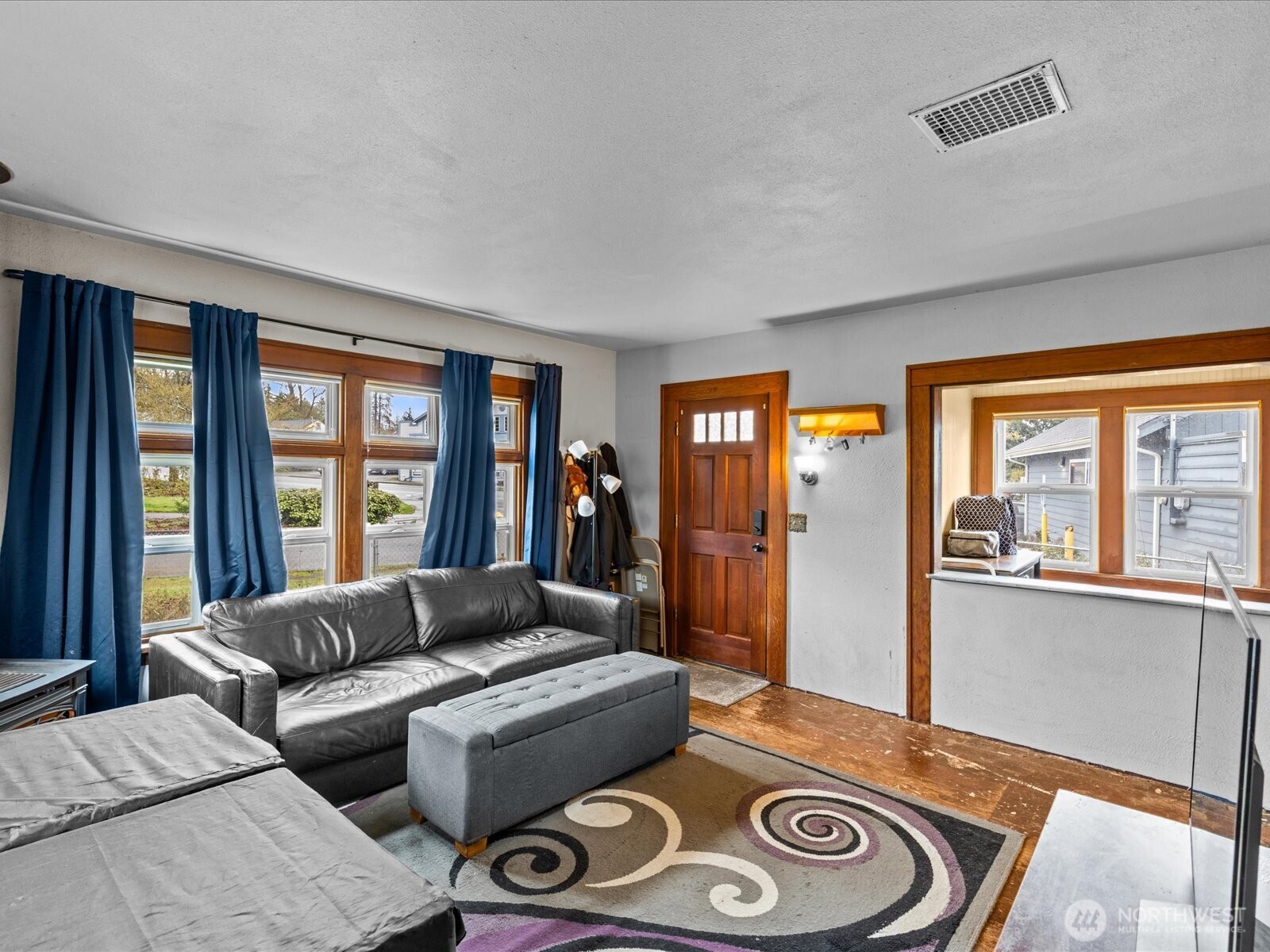 6807 Commercial Avenue Everett WA 98203