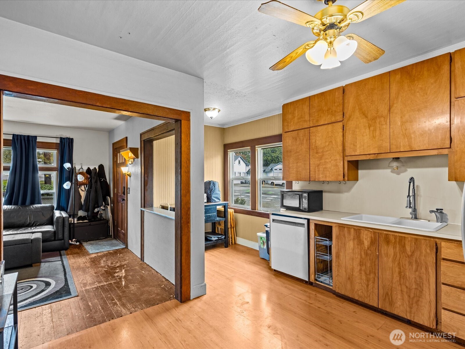6807 Commercial Avenue Everett WA 98203